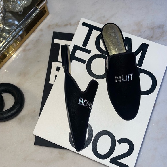 Giuseppe Zanotti Crystal Bonjour Nuit Velvet Mule in Black - Picture 6 of 11